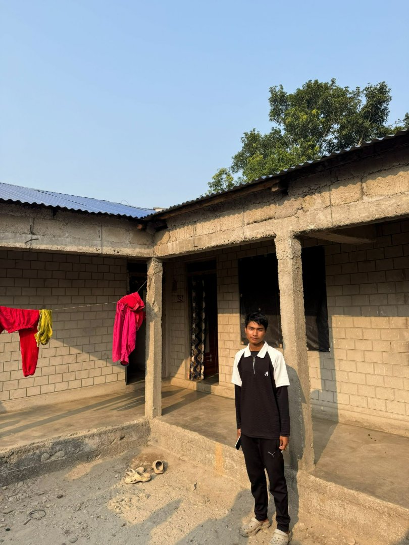 Young host successfully running homestay in Thori